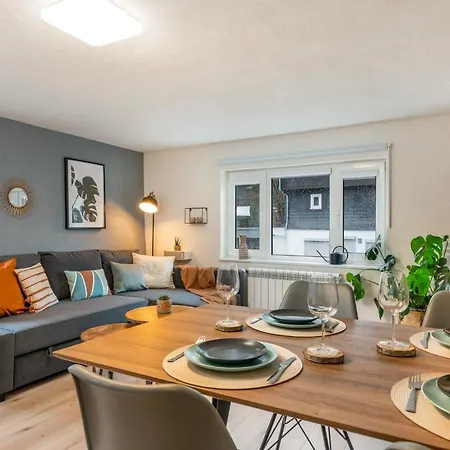 Treehouse For 14 People- Indoor Playground - Ssc - Shared House&garden Winterberg