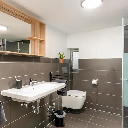 Treehouse For 14 People- Indoor Playground - Ssc - Shared House&garden 빈터베르크