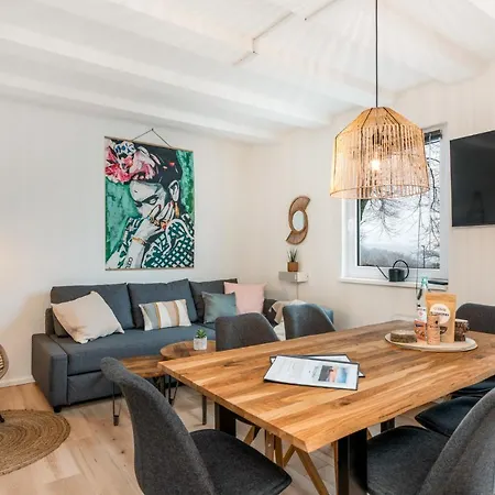 Treehouse For 14 People- Indoor Playground - Ssc - Shared House&garden * Winterberg