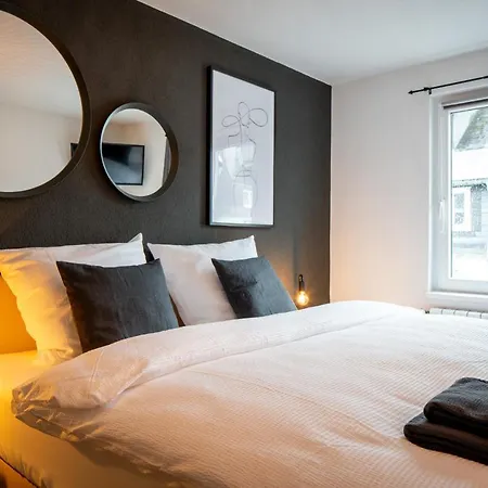 Treehouse For 14 People- Indoor Playground - Ssc - Shared House&garden *