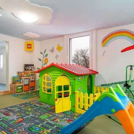 Σπίτι διακοπών Treehouse For 14 People- Indoor Playground - Ssc - Shared House&garden *