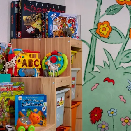 Treehouse For 14 People- Indoor Playground - Ssc - Shared House&garden Feriehus Winterberg