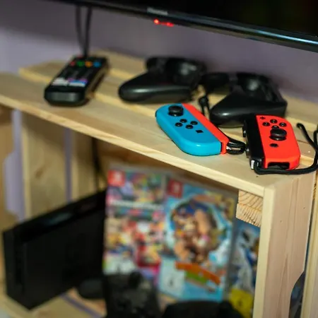 Treehouse For 14 People- Indoor Playground - Ssc - Shared House&garden 펜션