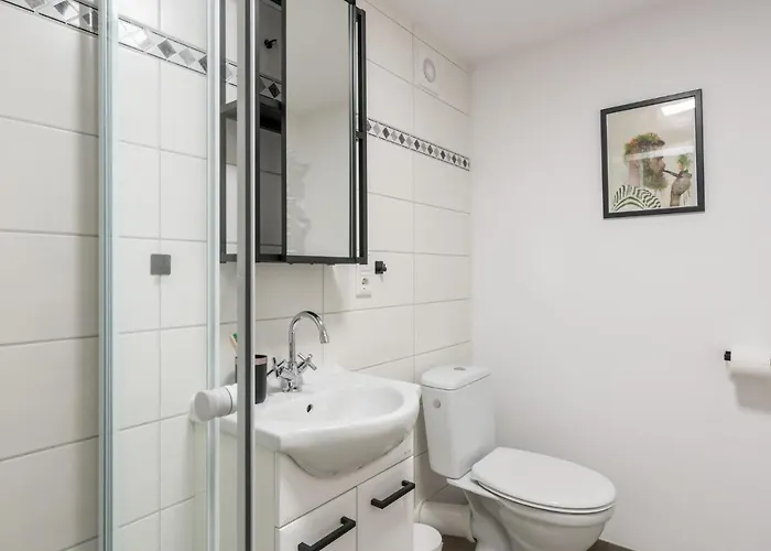 Semesterbostad Treehouse For 14 People- Indoor Playground - Ssc - Shared House&garden