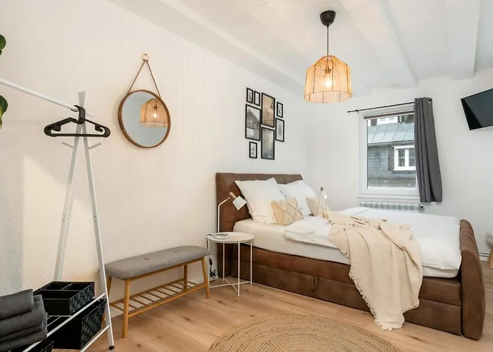 Treehouse For 14 People- Indoor Playground - Ssc - Shared House&garden בית נופש *