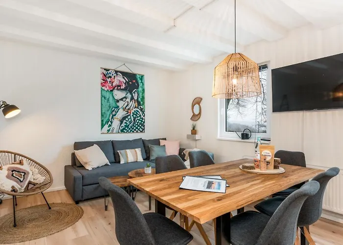 Treehouse For 14 People- Indoor Playground - Ssc - Shared House&garden * Winterberg