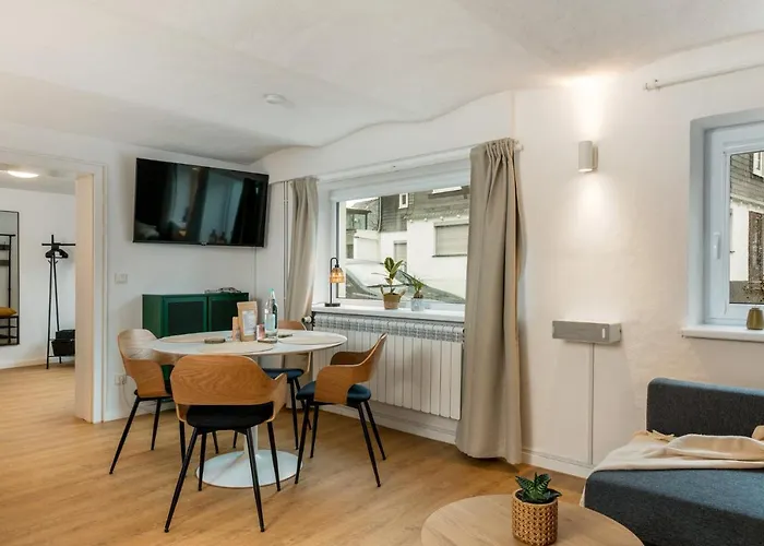 בית נופש Treehouse For 14 People- Indoor Playground - Ssc - Shared House&garden