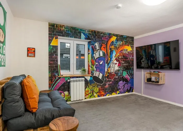 בית נופש Treehouse For 14 People- Indoor Playground - Ssc - Shared House&garden