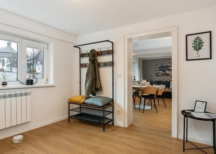 Treehouse For 14 People- Indoor Playground - Ssc - Shared House&garden בית נופש *