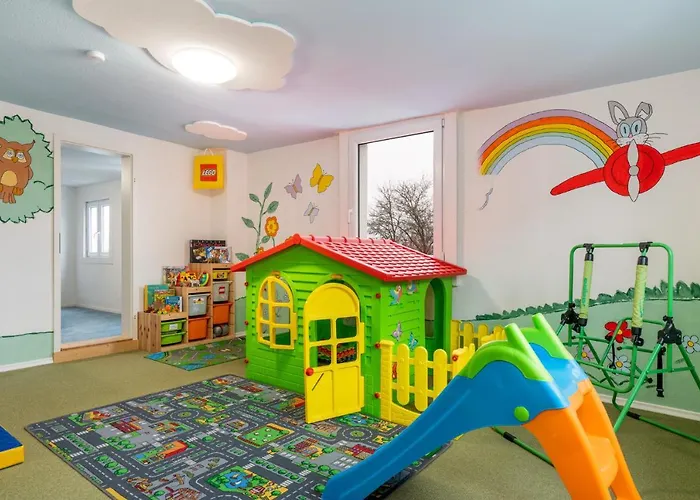 בית נופש Treehouse For 14 People- Indoor Playground - Ssc - Shared House&garden *
