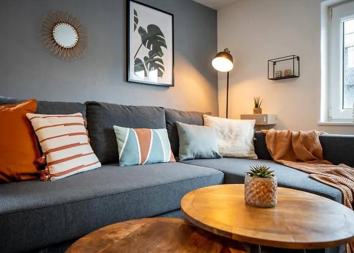 Treehouse For 14 People- Indoor Playground - Ssc - Shared House&garden Semesterbostad